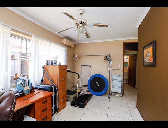 3 BEDROOM HOUSE FOR SALE IN PARK HILL